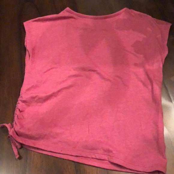 Place love metallic center side tie short sleeved top - Picture 4 of 7